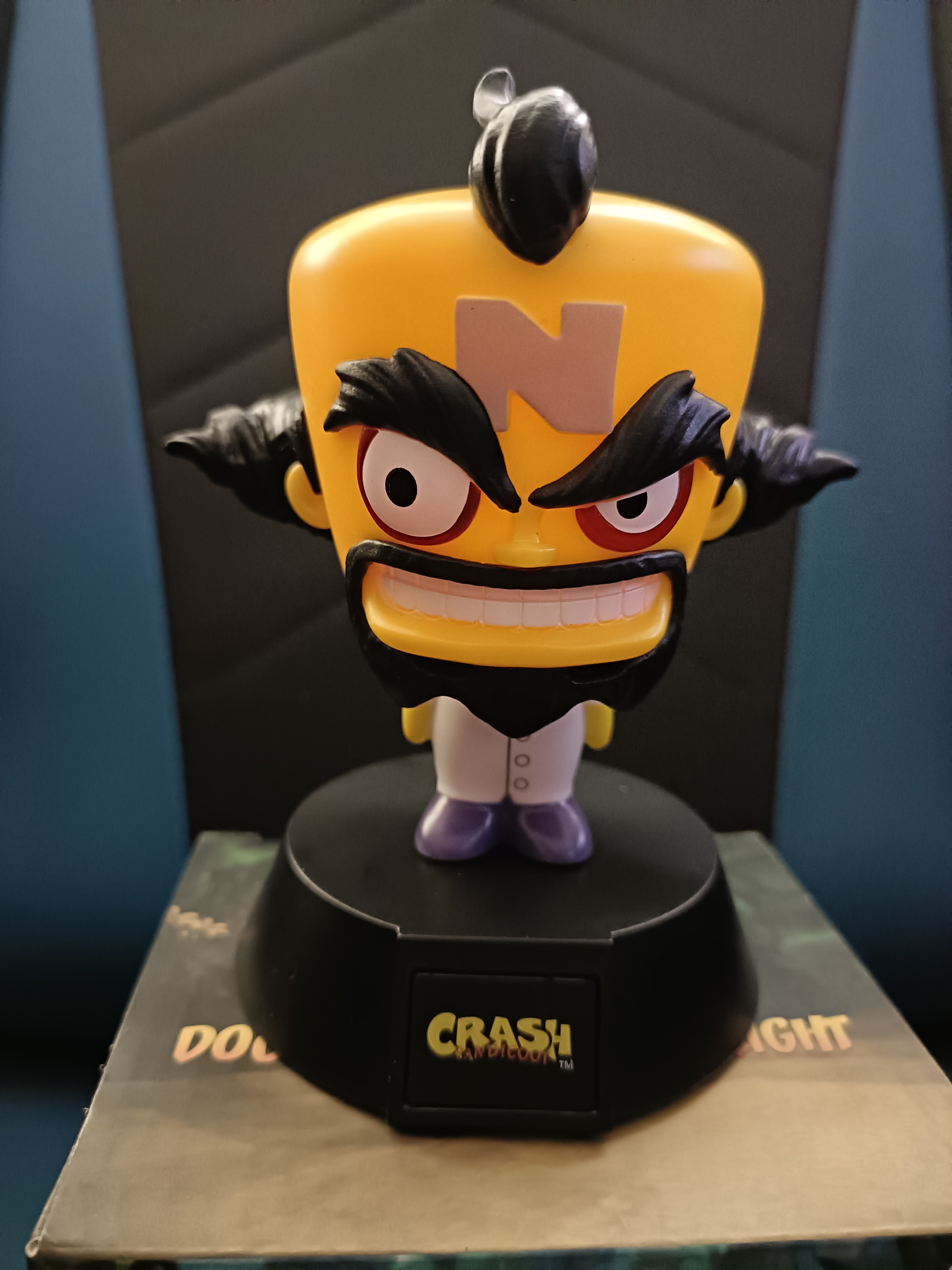 CRASH BANDICOOT DOCTOR NEO CORTEX LIGHT