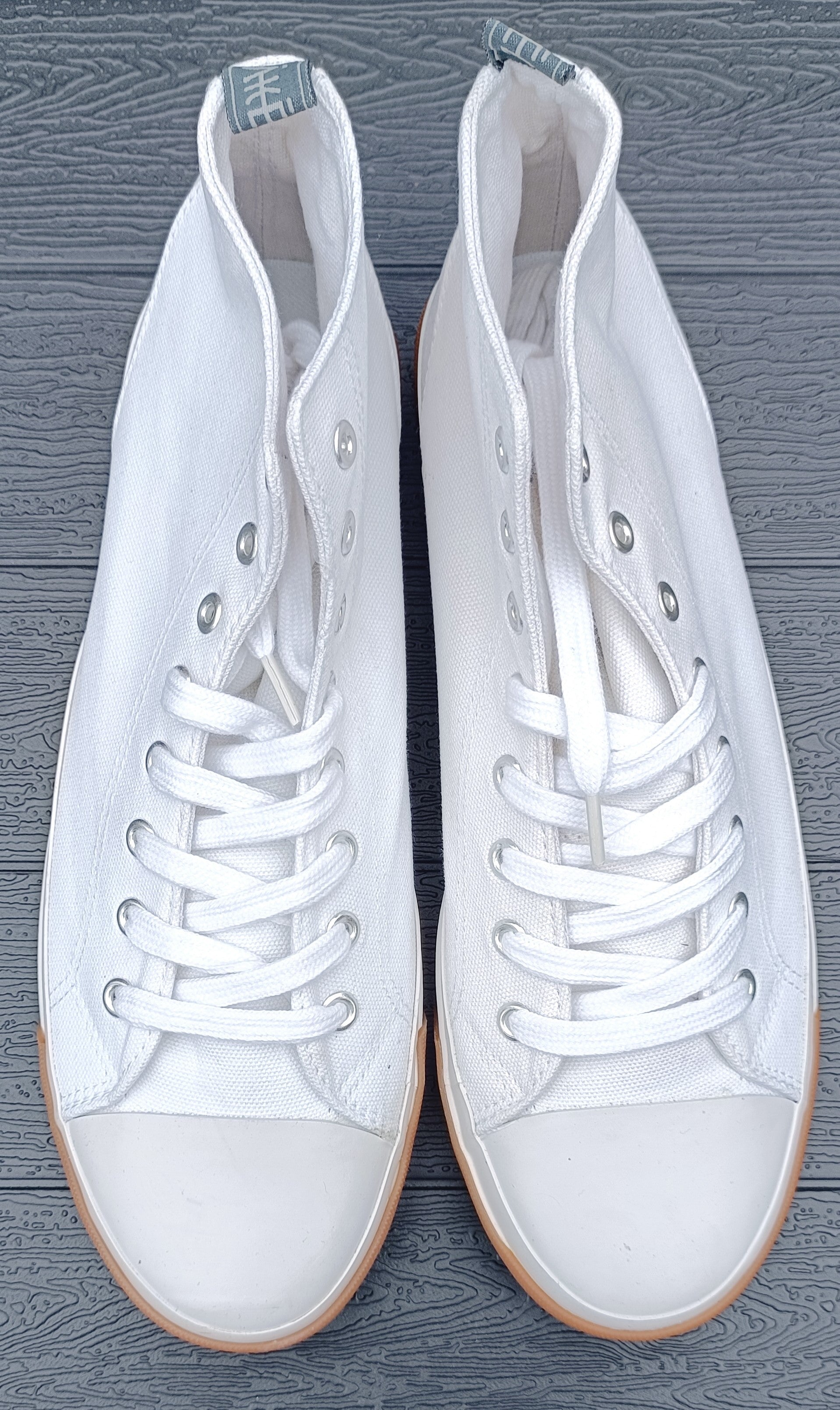 Akedo Signature High Tops UK Size 10