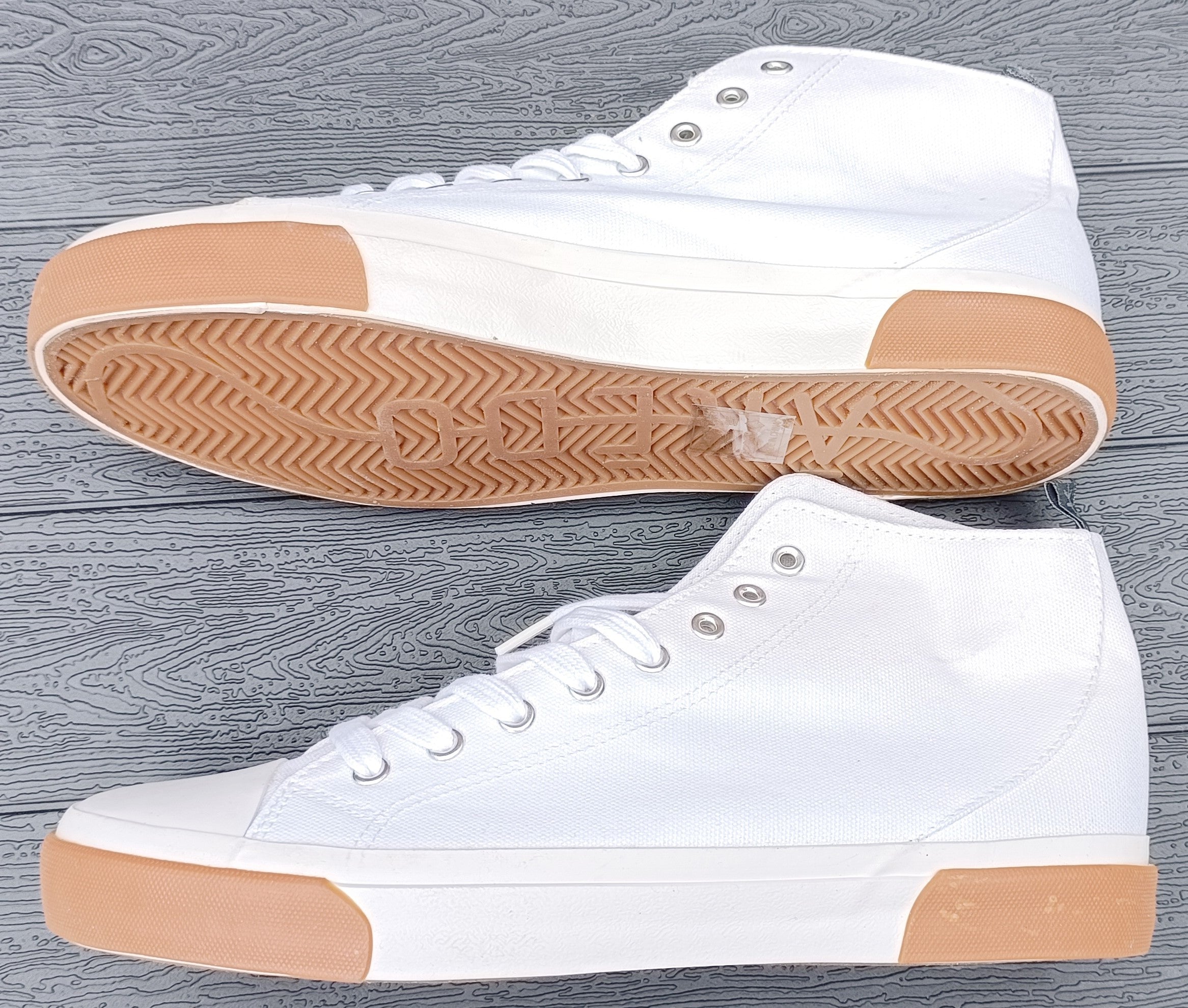 Akedo Signature High Tops UK Size 10