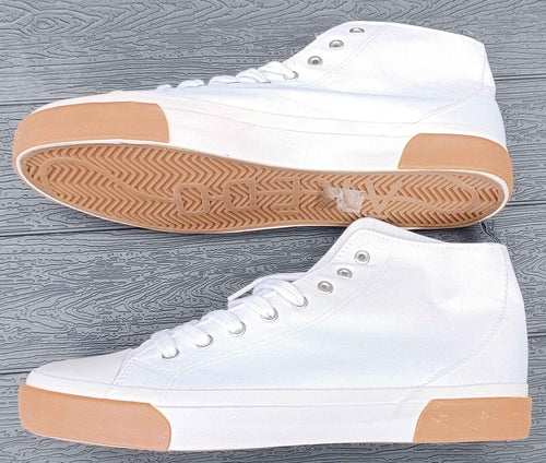 Akedo Signature High Tops UK Size 10 - Collector's Chamber